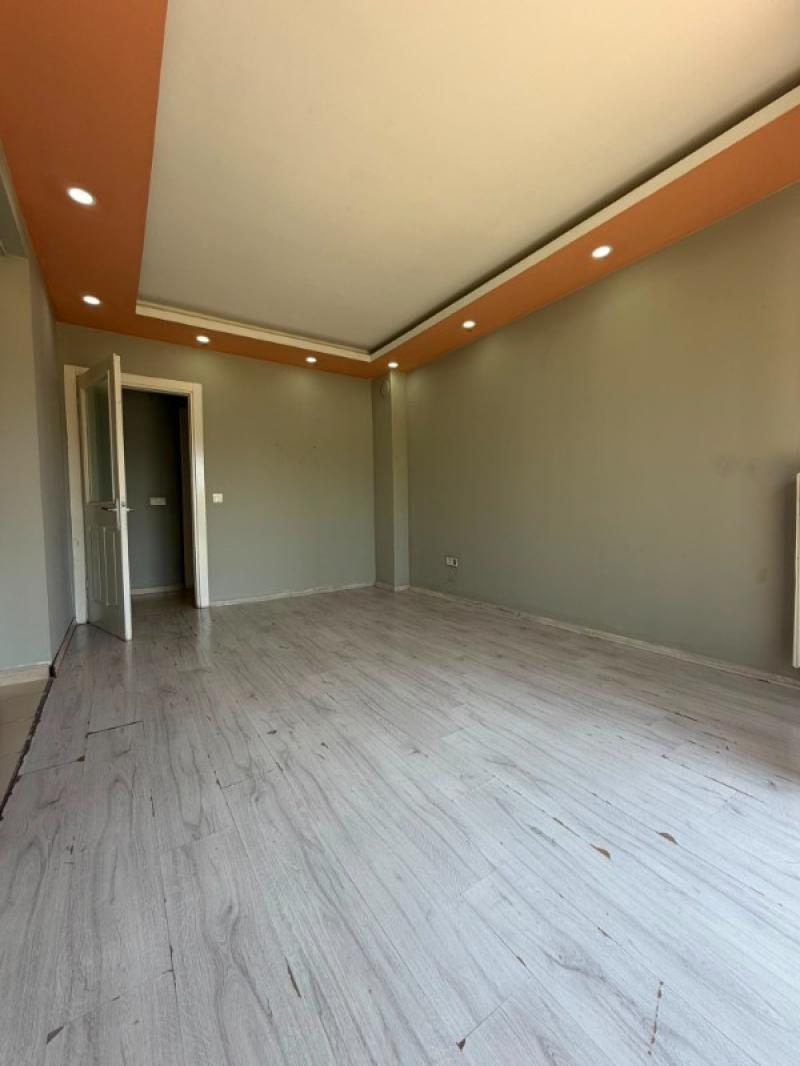 Hadımköy Kiptaş'ta Satılık 2+1 Daire - 70m² Net