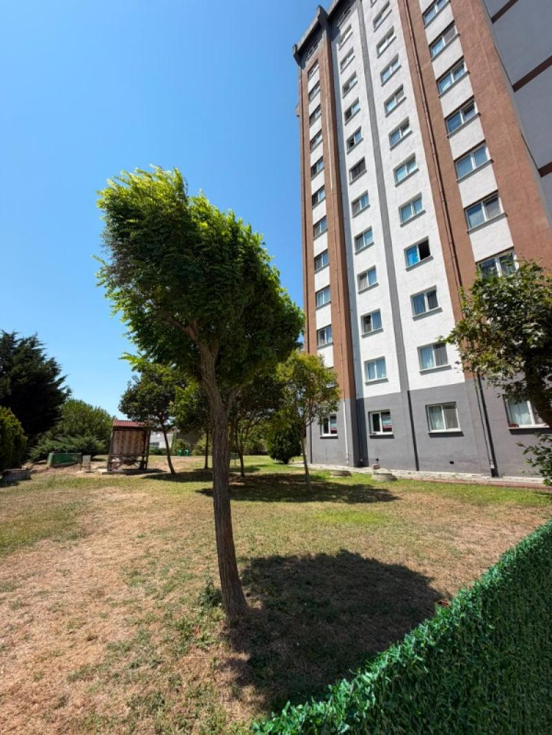 Hadımköy Kiptaş'ta Satılık 2+1 Daire - 70m² Net