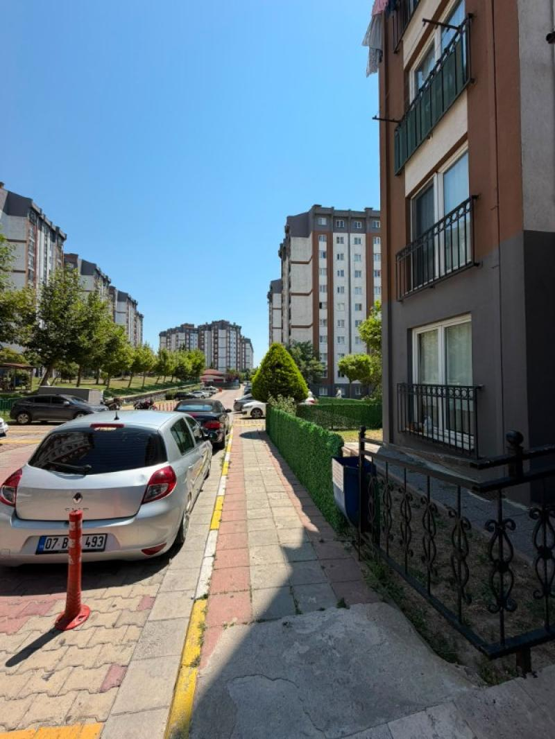 Hadımköy Kiptaş'ta Satılık 2+1 Daire - 70m² Net