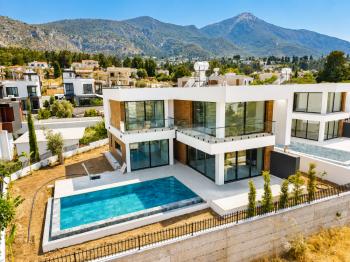KIBRIS GİRNE BELLAPAİS'TE FULL DENİZ VE DAĞ MANZARALI LÜKS 4+1 SATILIK VİLLA