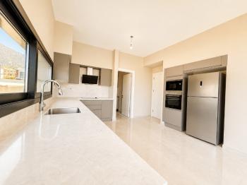 KIBRIS GİRNE BELLAPAİS'TE FULL DENİZ VE DAĞ MANZARALI LÜKS 4+1 SATILIK VİLLA