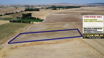 * AFYON ÜÇOK EMLAKTAN İHSANİYE CUMHURİYET MEVKİNDE 9.767M² YATIRIMA UYGUN SATILIK TARLA *