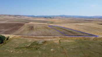 * AFYON ÜÇOK EMLAKTAN İHSANİYE CUMHURİYET MEVKİNDE 9.767M² YATIRIMA UYGUN SATILIK TARLA *