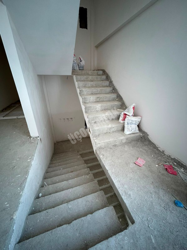 AFYON ÜÇOK EMLAKTAN ERKMEN CUMHURİYET MAH 2+1 90M² GENİŞ SIFIR SATILIK DAİRE 