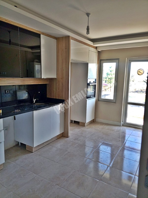 AFYON ÜÇOK EMLAKTAN ALİ İHSAN PAŞA MAH KİRALIK LÜX 3+1 1 KAT DAİRE