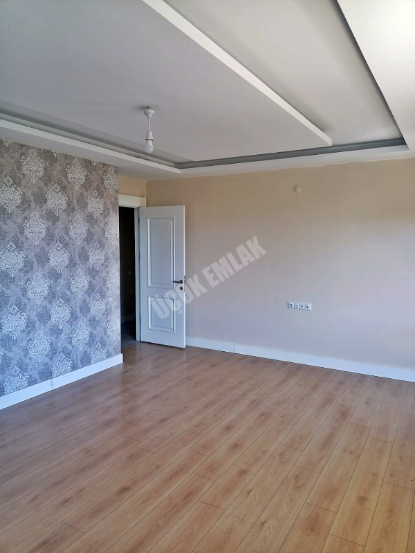 AFYON ÜÇOK EMLAKTAN ALİ İHSAN PAŞA MAH KİRALIK LÜX 3+1 1 KAT DAİRE