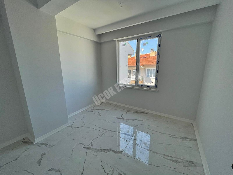 AFYON ÜÇOK EMLAKTAN FATİH MAH KİRALIK SIFIR AYARINDA LÜX 3+1 1 KAT DAİRE