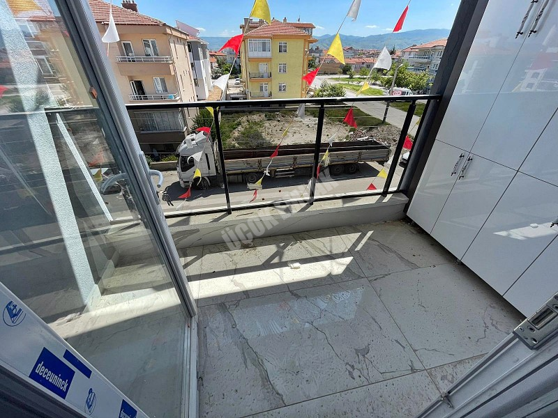 AFYON ÜÇOK EMLAKTAN FATİH MAH KİRALIK SIFIR AYARINDA LÜX 3+1 1 KAT DAİRE