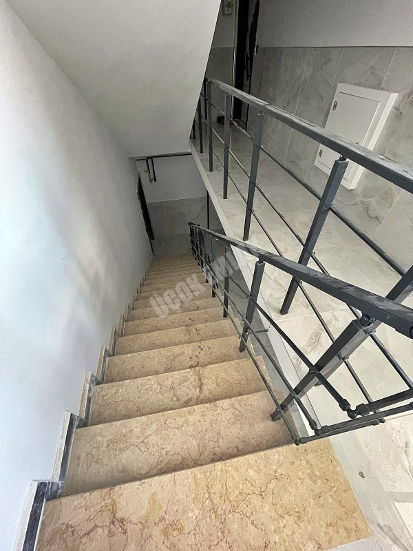 AFYON ÜÇOK EMLAKTAN FATİH MAH KİRALIK SIFIR AYARINDA LÜX 3+1 1 KAT DAİRE