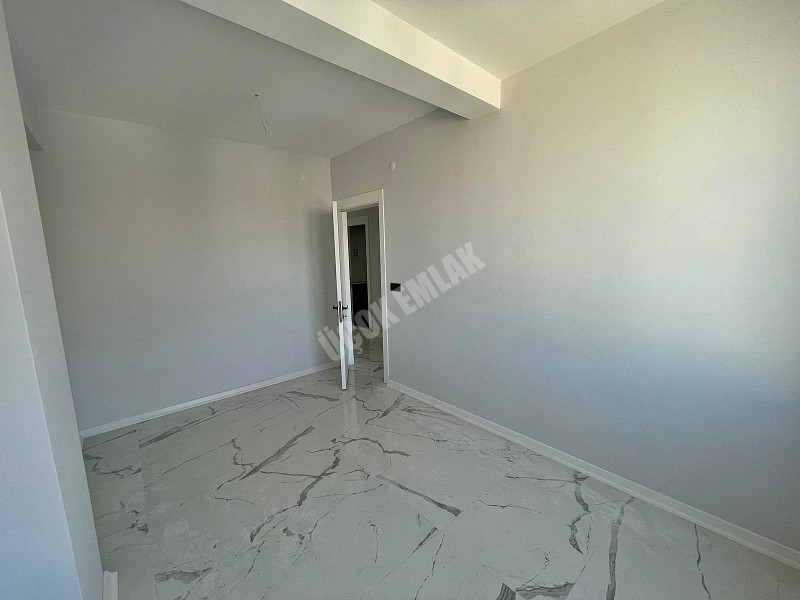 AFYON ÜÇOK EMLAKTAN FATİH MAH KİRALIK SIFIR AYARINDA LÜX 3+1 1 KAT DAİRE