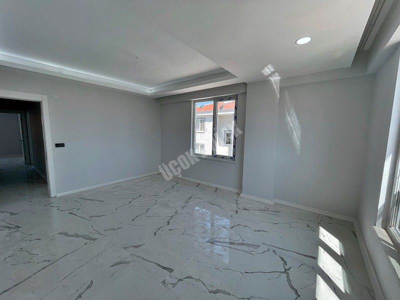 AFYON ÜÇOK EMLAKTAN FATİH MAH KİRALIK SIFIR AYARINDA LÜX 3+1 1 KAT DAİRE