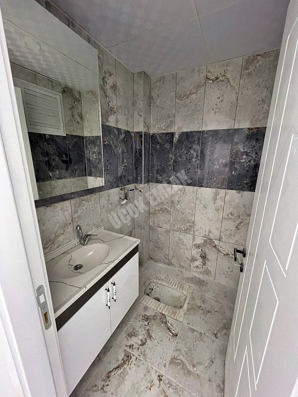 AFYON ÜÇOK EMLAKTAN FATİH MAH KİRALIK SIFIR AYARINDA LÜX 3+1 1 KAT DAİRE