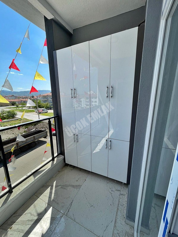 AFYON ÜÇOK EMLAKTAN FATİH MAH KİRALIK SIFIR AYARINDA LÜX 3+1 1 KAT DAİRE