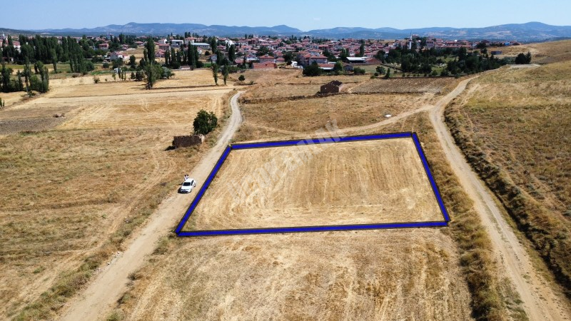 * AFYON ÜÇOK EMLAKTAN İHSANİYE KAYIHAN TÜRBE 2.045M² SATILIK TARLA *