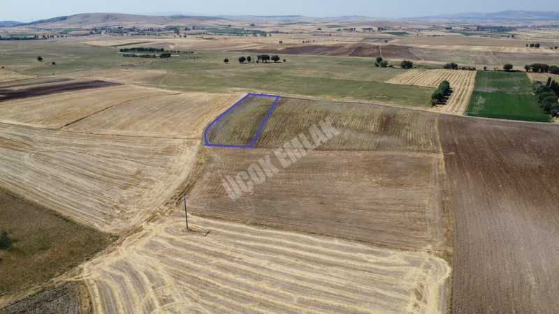 * AFYON ÜÇOK EMLAKTAN İHSANİYE CUMHURİYET MEVKİNDE 9.767M² YATIRIMA UYGUN SATILIK TARLA *