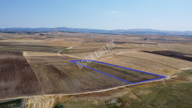 * AFYON ÜÇOK EMLAKTAN İHSANİYE CUMHURİYET MEVKİNDE 9.767M² YATIRIMA UYGUN SATILIK TARLA *