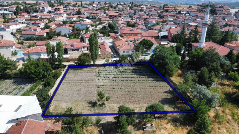 * AFYON ÜÇOK EMLAKTAN İHSANİYE KAYIHAN TÜRBE  MEVKİNDE 1.530M² YATIRIMA UYGUN SATILIK TARLA *