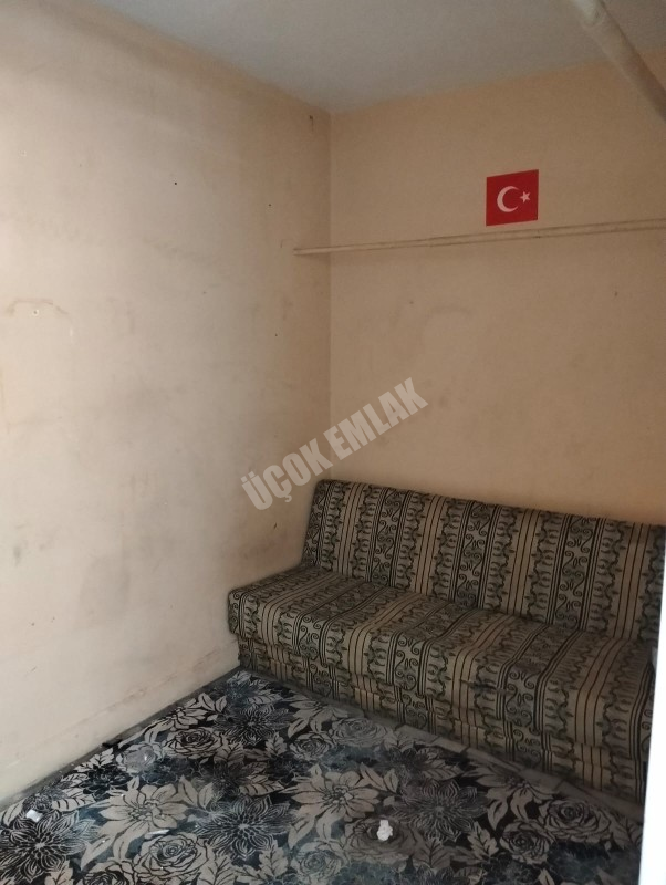 * AFYON ÜÇOK EMLAKTAN KOCATEPE MAH 30M² TEMİZ SATILIK DÜKKAN *