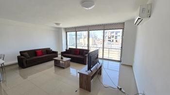 KKTC Lefkoşa Ortaköy'de Şehir ve Dağ Manzaralı 3+1 Full Eşyalı Kiralık Daire