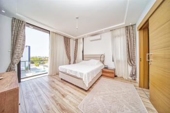 Girne Alsancak'ta Satılık 3+1 Havuzlu Villa - Denize Yürüme Mesafesinde!