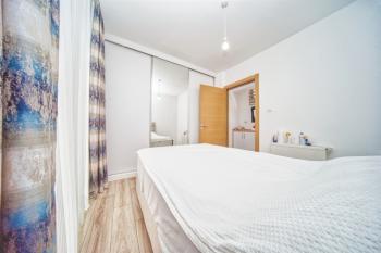 Girne Alsancak'ta Satılık 3+1 Havuzlu Villa - Denize Yürüme Mesafesinde!