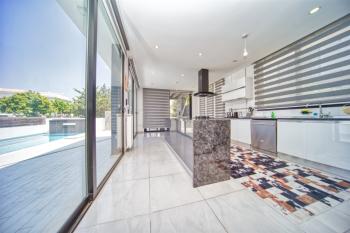 Girne Alsancak'ta Satılık 3+1 Havuzlu Villa - Denize Yürüme Mesafesinde!