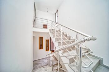 Girne Alsancak'ta Satılık 3+1 Havuzlu Villa - Denize Yürüme Mesafesinde!