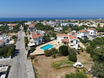  KKTC Girne Alsancak'ta 1 Dönüm Arazi İçerisinde Özel Havuzlu 5+1 Villa