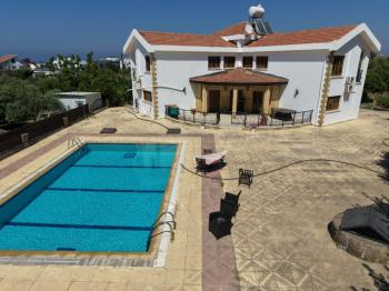  KKTC Girne Alsancak'ta 1 Dönüm Arazi İçerisinde Özel Havuzlu 5+1 Villa