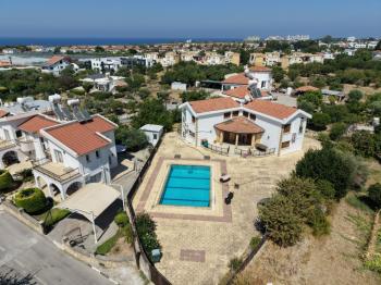 KKTC Girne Alsancak'ta 1 Dönüm Arazi İçerisinde Özel Havuzlu 5+1 Villa