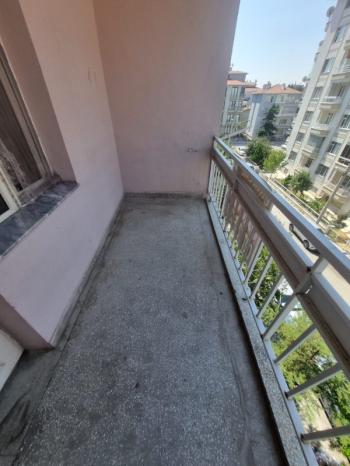 * AFYON ÜÇOK EMLAKTAN DUMLUPINAR MAH 2+1 80M² TEMİZ BAKIMLI SATILIK DAİRE *