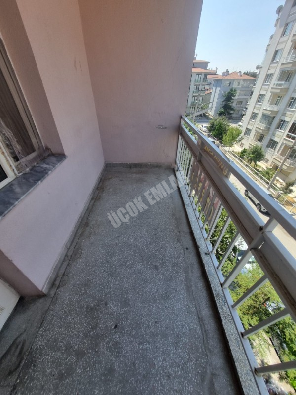 * AFYON ÜÇOK EMLAKTAN DUMLUPINAR MAH 2+1 80M² TEMİZ BAKIMLI SATILIK DAİRE *
