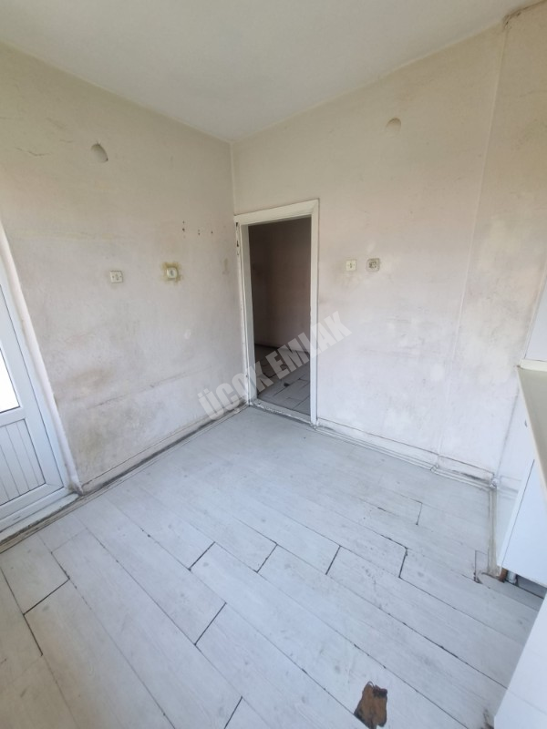 * AFYON ÜÇOK EMLAKTAN DUMLUPINAR MAH 2+1 80M² TEMİZ BAKIMLI SATILIK DAİRE *