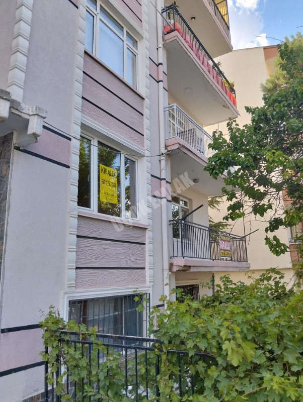 AFYON ÜÇOK EMLAKTAN HARBİŞ GAZİ MAH KİRALIK 3+1 GENİŞ 1 KAT DAİRE