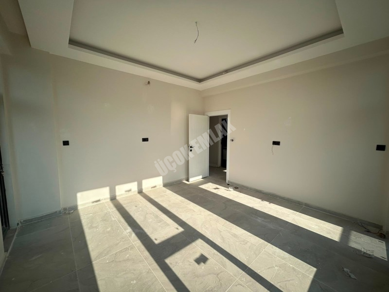 * AFYON ÜÇOK EMLAKTAN MAREŞAL FEVZİ ÇAKMAK MAH 2+1 78M² SIFIR SATILIK DAİRE *