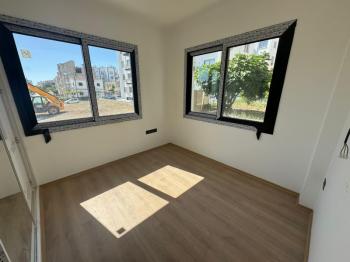 Lefkoşa Gönyeli'de SATILIK 3+1 ZEMİN KAT (BAHÇELİ)DAİRE