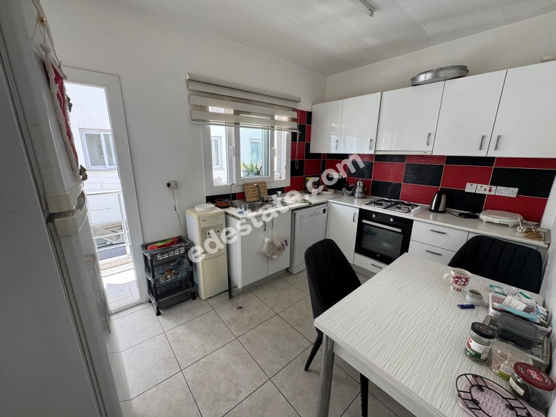 Lefkoşs Kızılbaş Bölgesi'nde Kiralık 3+1 Eşyalı Daire
