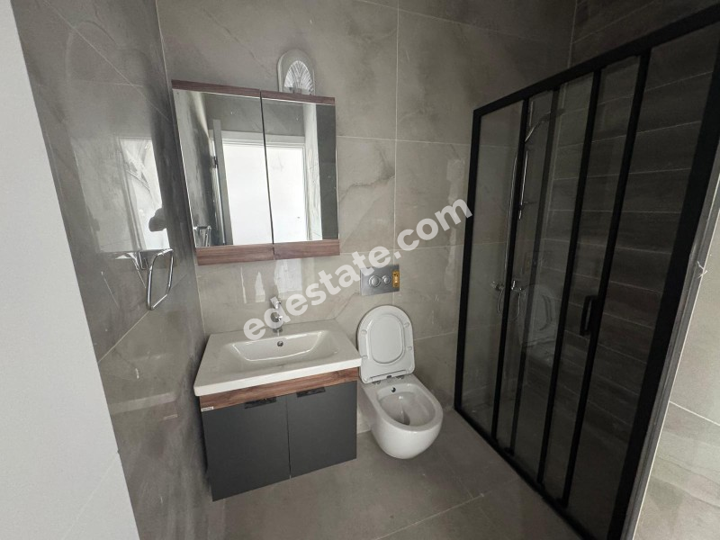 Lefkoşa Gönyeli'de SATILIK 3+1 ZEMİN KAT (BAHÇELİ)DAİRE