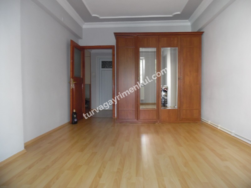 ÇORLU İMAM HATİP ORTA OKULU YAKININDA SATILIK DAİRE 
