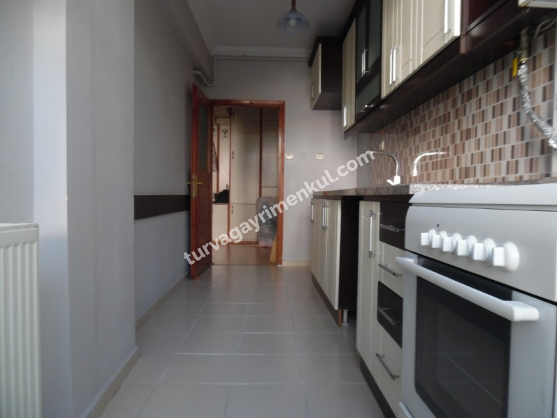 ÇORLU İMAM HATİP ORTA OKULU YAKININDA SATILIK DAİRE 