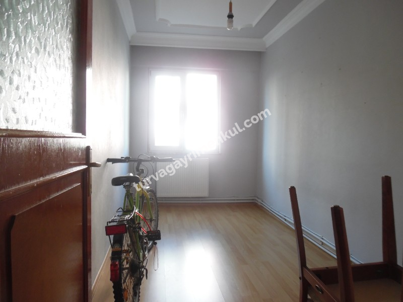 ÇORLU İMAM HATİP ORTA OKULU YAKININDA SATILIK DAİRE 