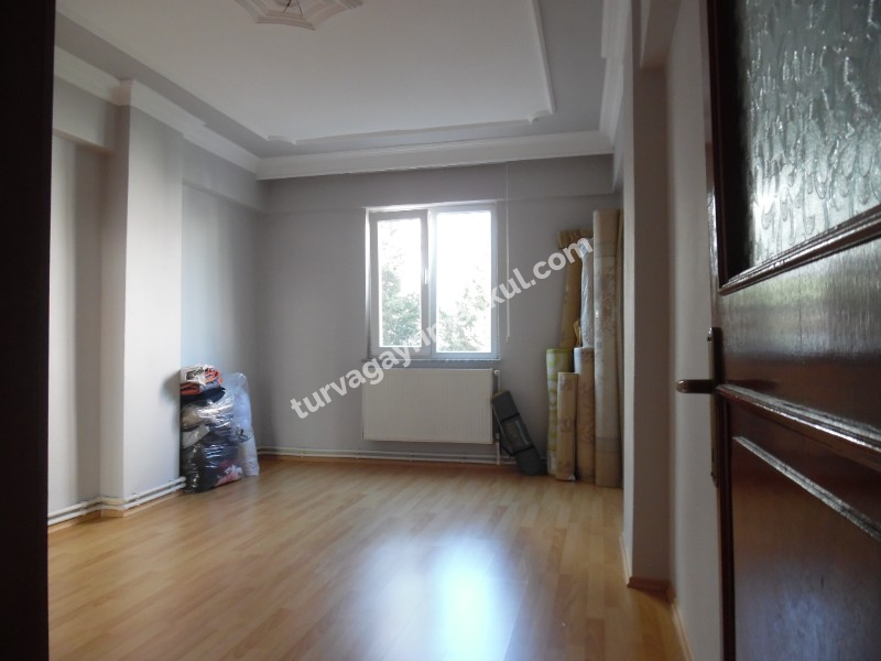ÇORLU İMAM HATİP ORTA OKULU YAKININDA SATILIK DAİRE 