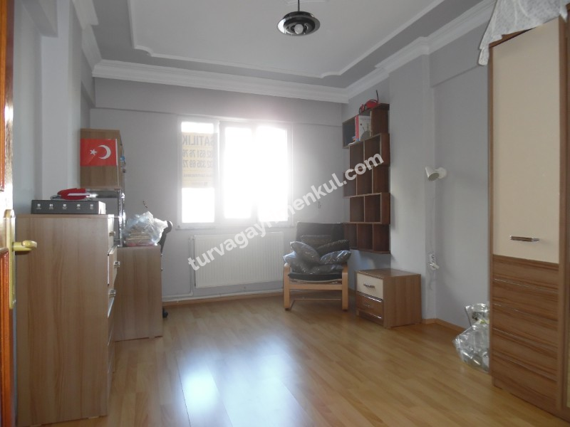 ÇORLU İMAM HATİP ORTA OKULU YAKININDA SATILIK DAİRE 