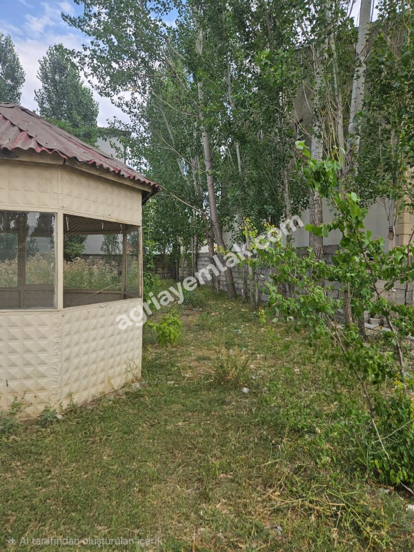 FIRAT MAH. 704 M² ARSA İÇİNDE SATILIK MÜSTAKİL 2 KATLI EV