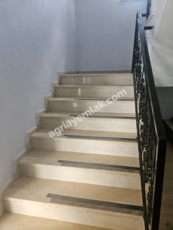 FIRAT MAH. 704 M² ARSA İÇİNDE SATILIK MÜSTAKİL 2 KATLI EV