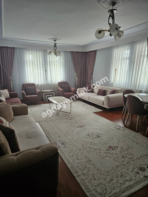 FIRAT MAH. 704 M² ARSA İÇİNDE SATILIK MÜSTAKİL 2 KATLI EV