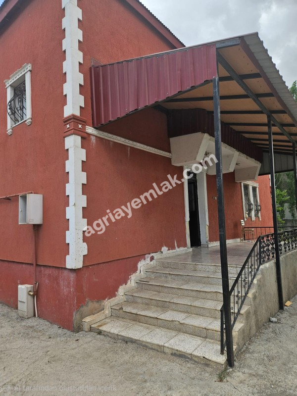 FIRAT MAH. 704 M² ARSA İÇİNDE SATILIK MÜSTAKİL 2 KATLI EV