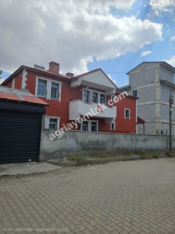 FIRAT MAH. 704 M² ARSA İÇİNDE SATILIK MÜSTAKİL 2 KATLI EV