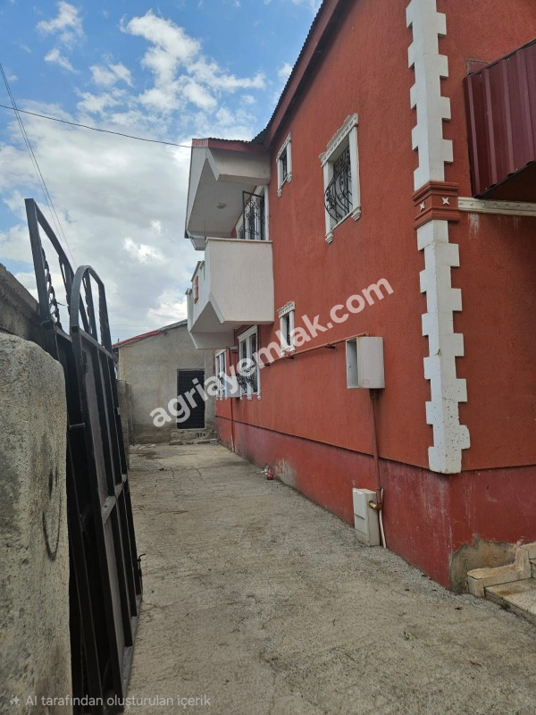 FIRAT MAH. 704 M² ARSA İÇİNDE SATILIK MÜSTAKİL 2 KATLI EV