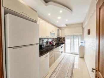 Didim Altınkum Sahile 2. Binada Eşyalı 2+1 Satılık Daire